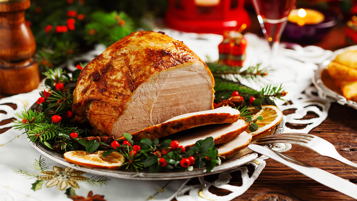 6 Traditional British Christmas Dinner Must Haves - The Rub