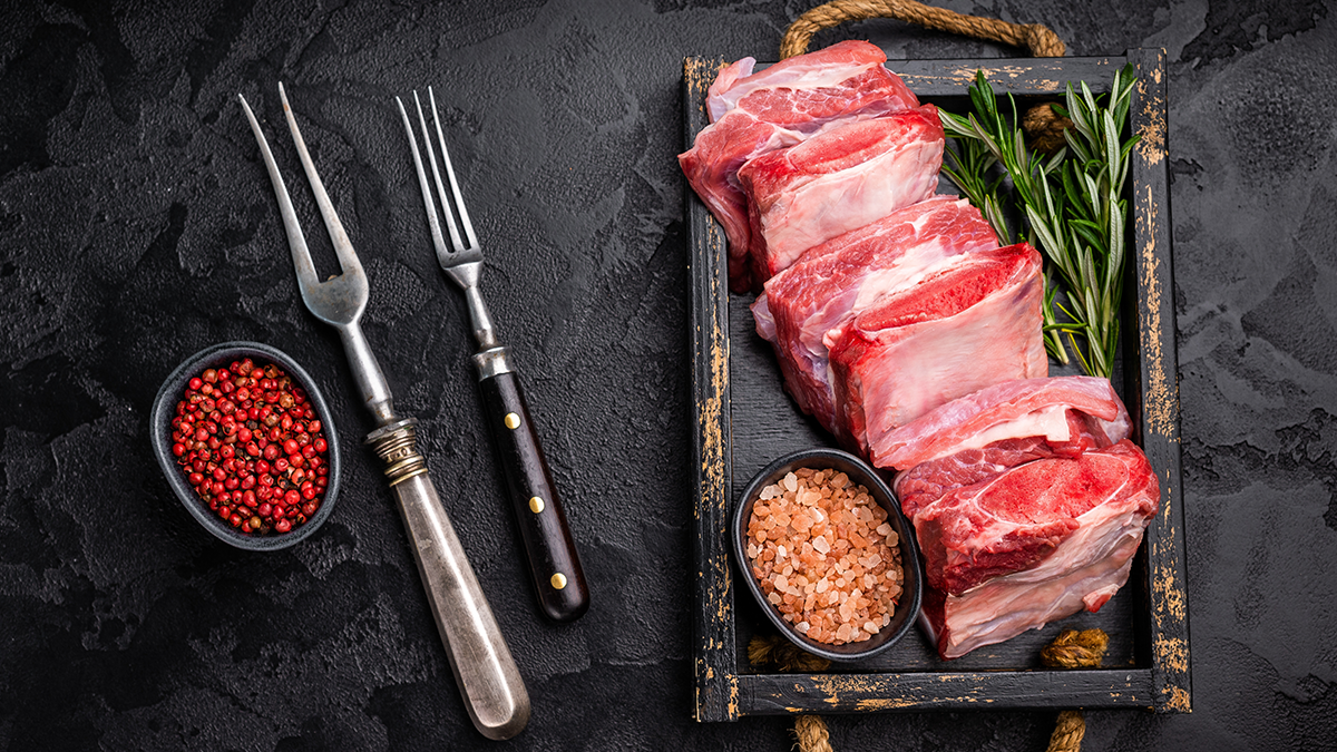 Raw short ribs with seasonings